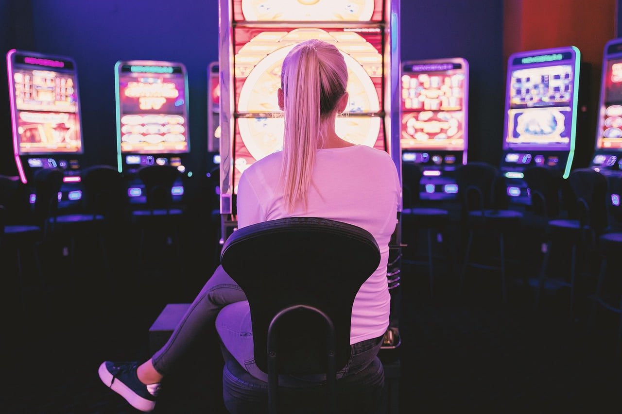 payungtoto slot Asia Gaming studio with dealer, multiple HD cameras, and professional lighting setup